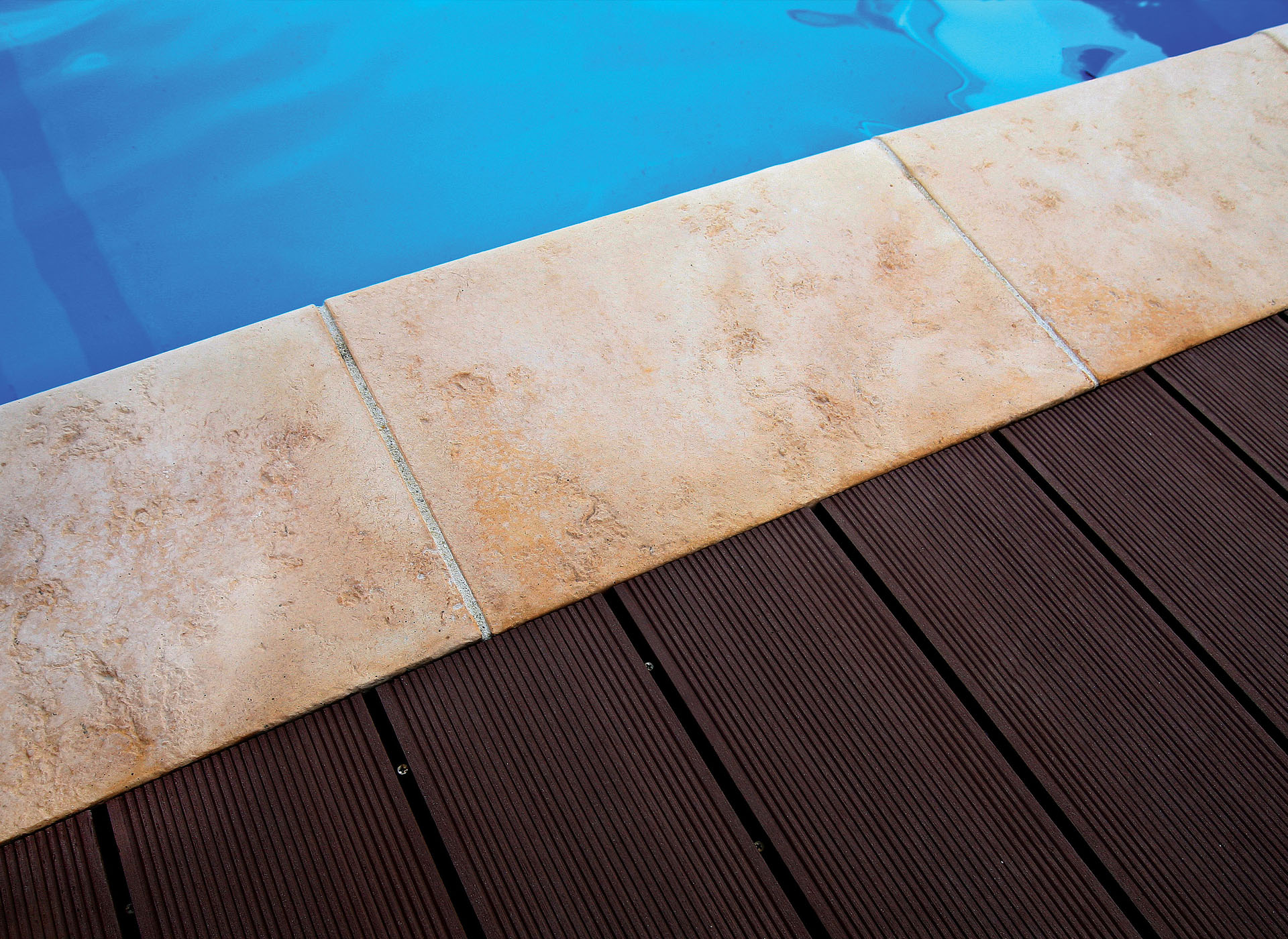 Bordadura piscina Soleo